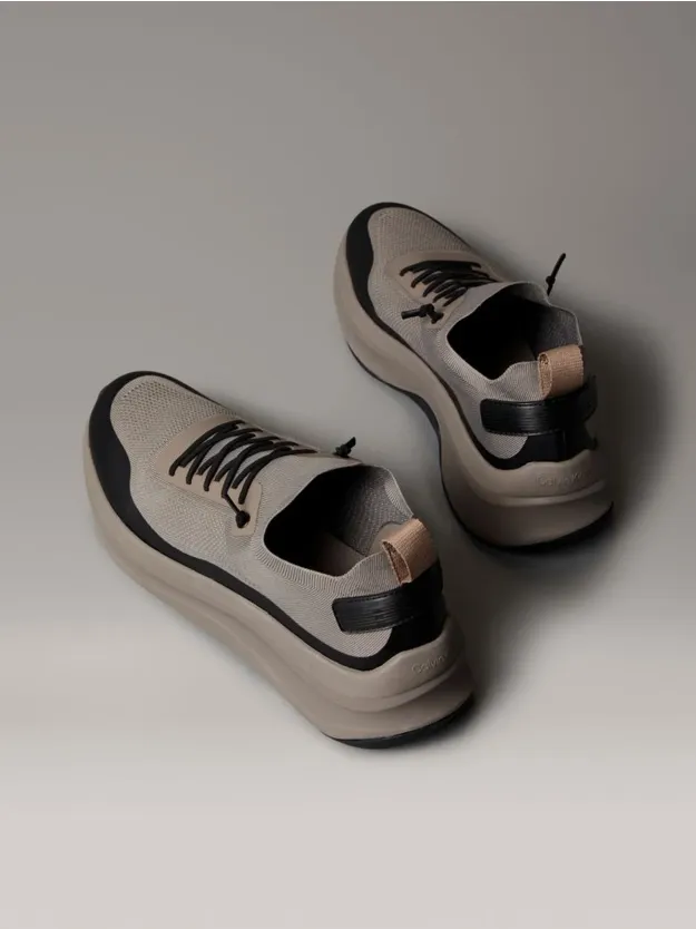 Taupe Smog/Black حذاء رياضي للركض برقبة محبوكة على شكل جورب ونعل سميك