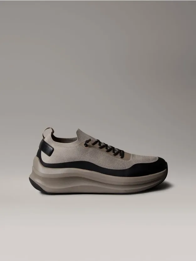 Taupe Smog/Black حذاء رياضي للركض برقبة محبوكة على شكل جورب ونعل سميك