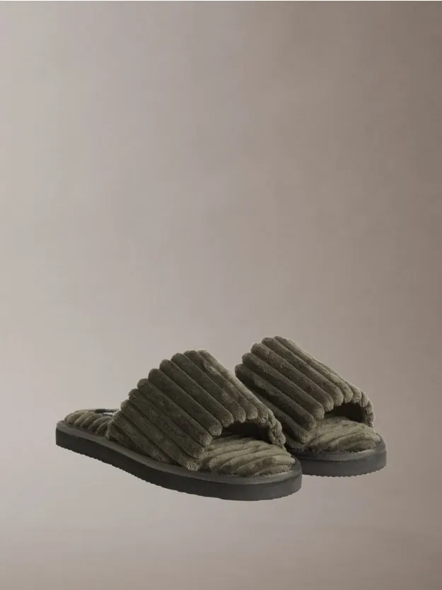 Beluga شبشب مبطن ناعم من قماش كوردروي