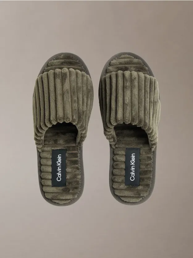 Beluga شبشب مبطن ناعم من قماش كوردروي