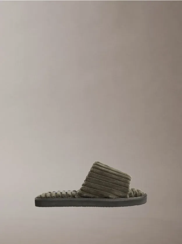 Beluga شبشب مبطن ناعم من قماش كوردروي