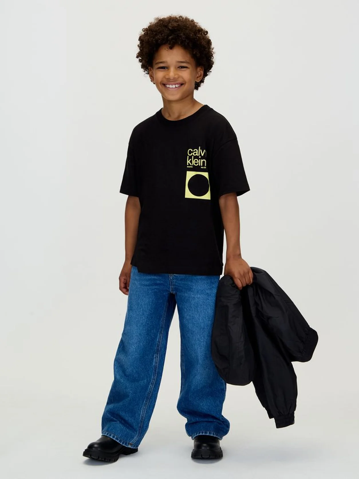 Ck Black تيشرت بقصة مريحة مزين بطبعة خلفية