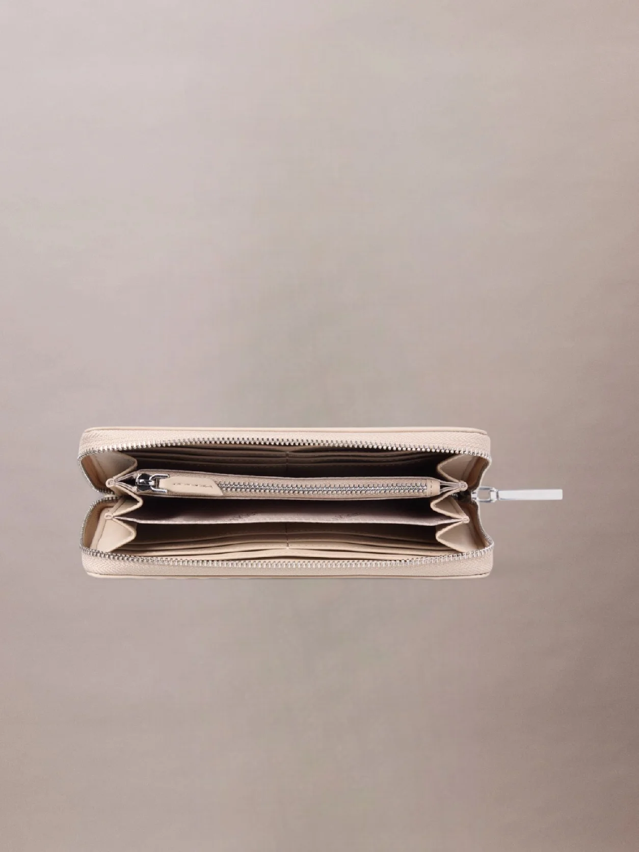 Crockery محفظة مبطنة