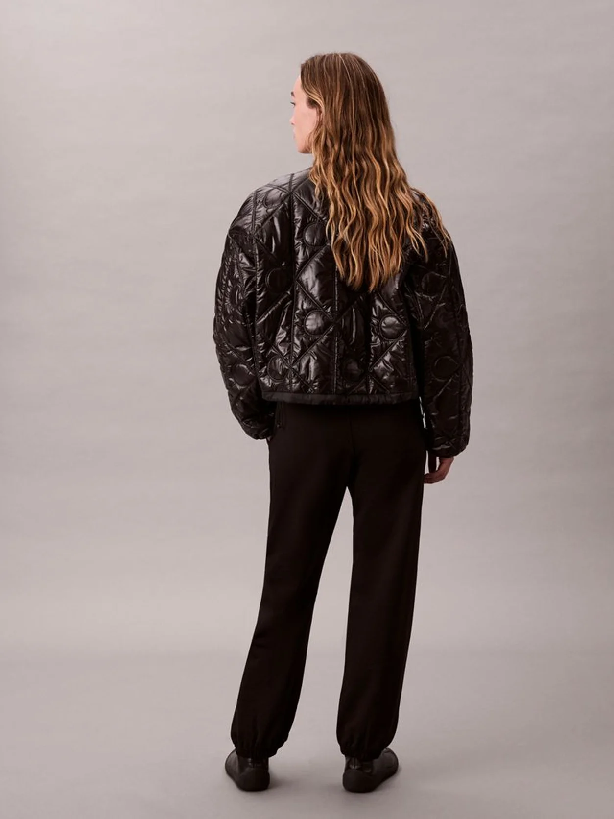 Black بنطال رياضي خفيف للركض من قماش تيري فاخر بقصة واسعة