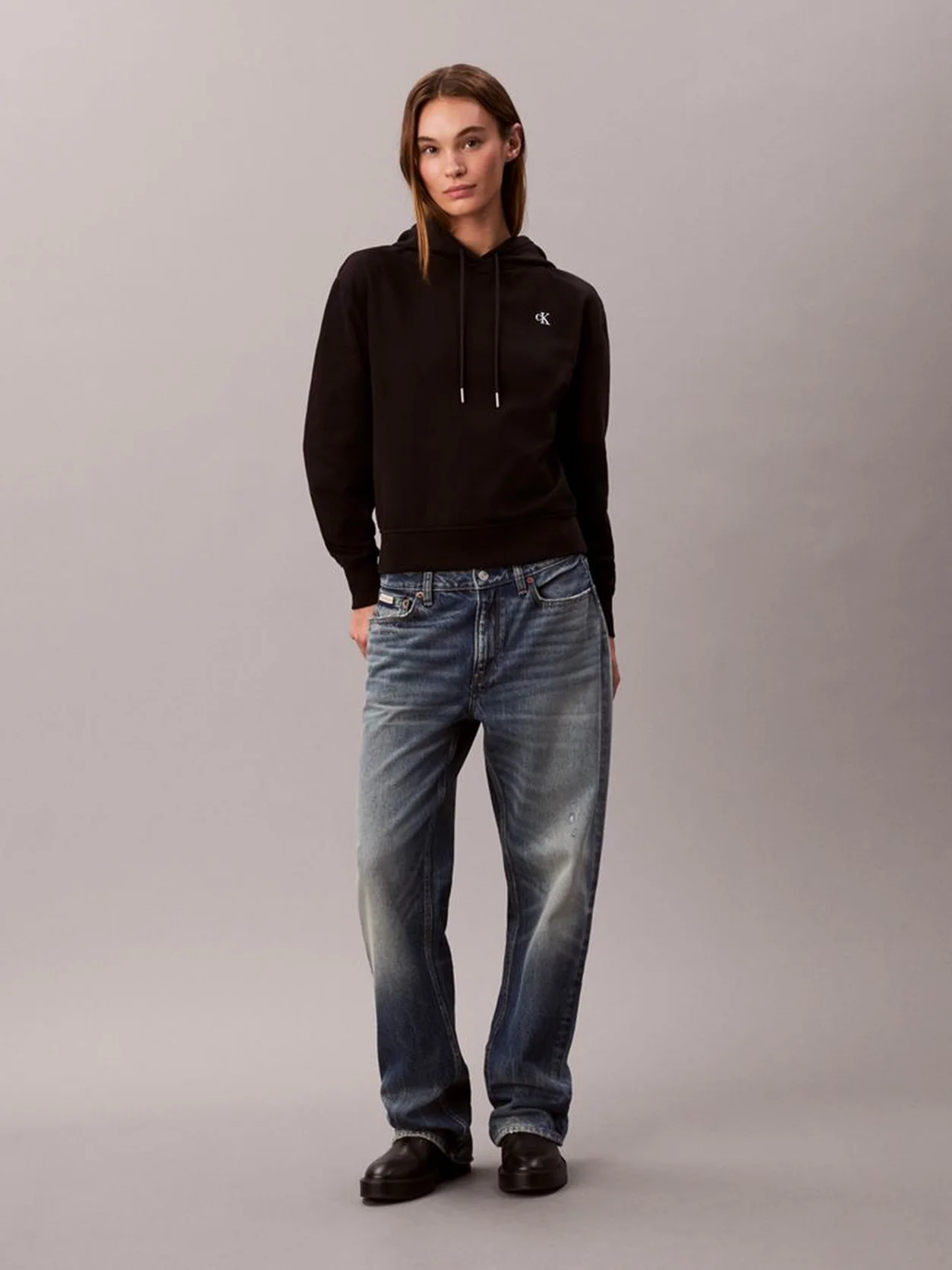 Black هودي من قماش تيري قطني مزين بحروف